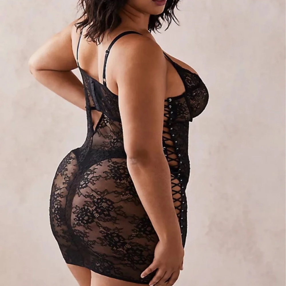 Torrid Black Lace Up Underwire Chemise - Picture 5 of 5